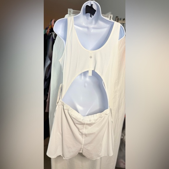 Lululemon Open-Back Running Romper 3" White Size 10
NEW WITH TAGS - Picture 7 of 9